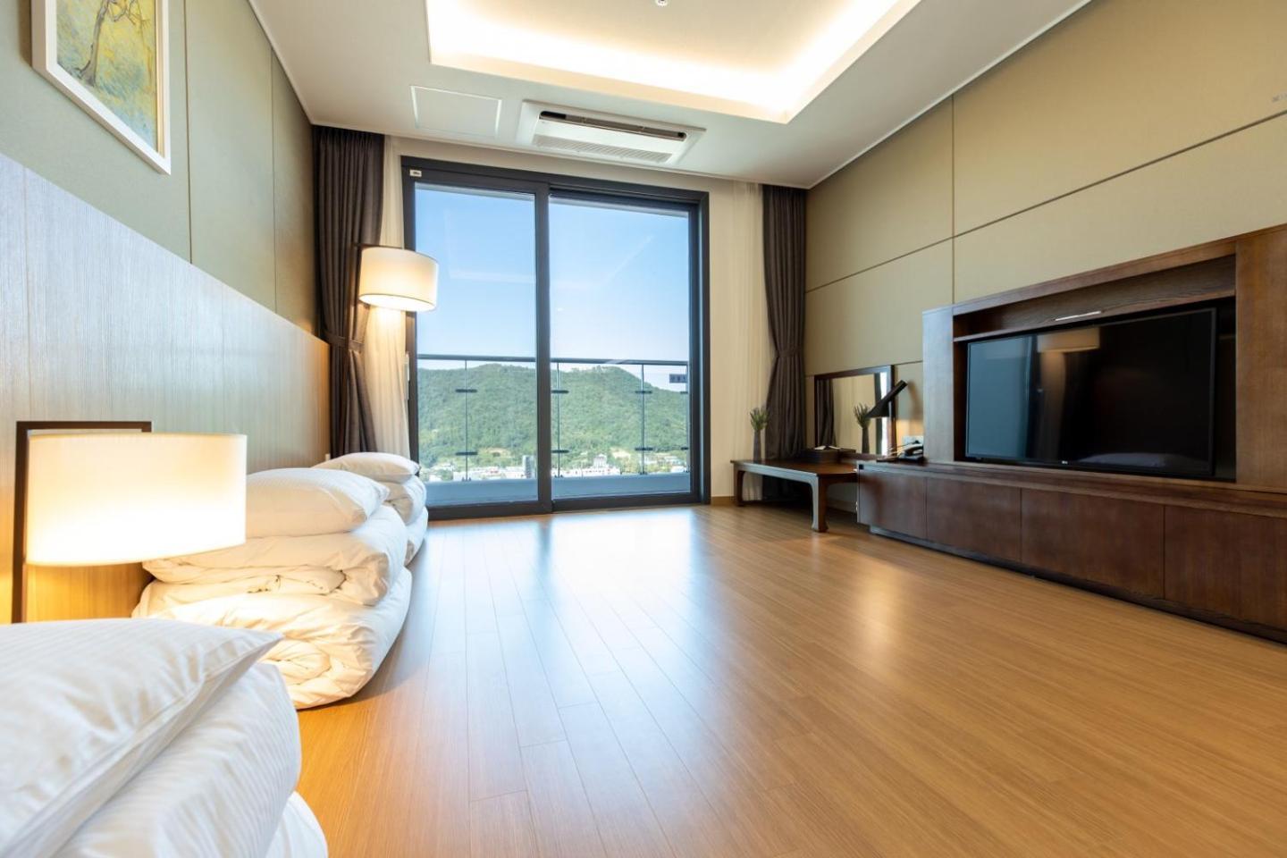 Ramada Plaza By Wyndham Dolsan Yeosu Hotel Exterior photo