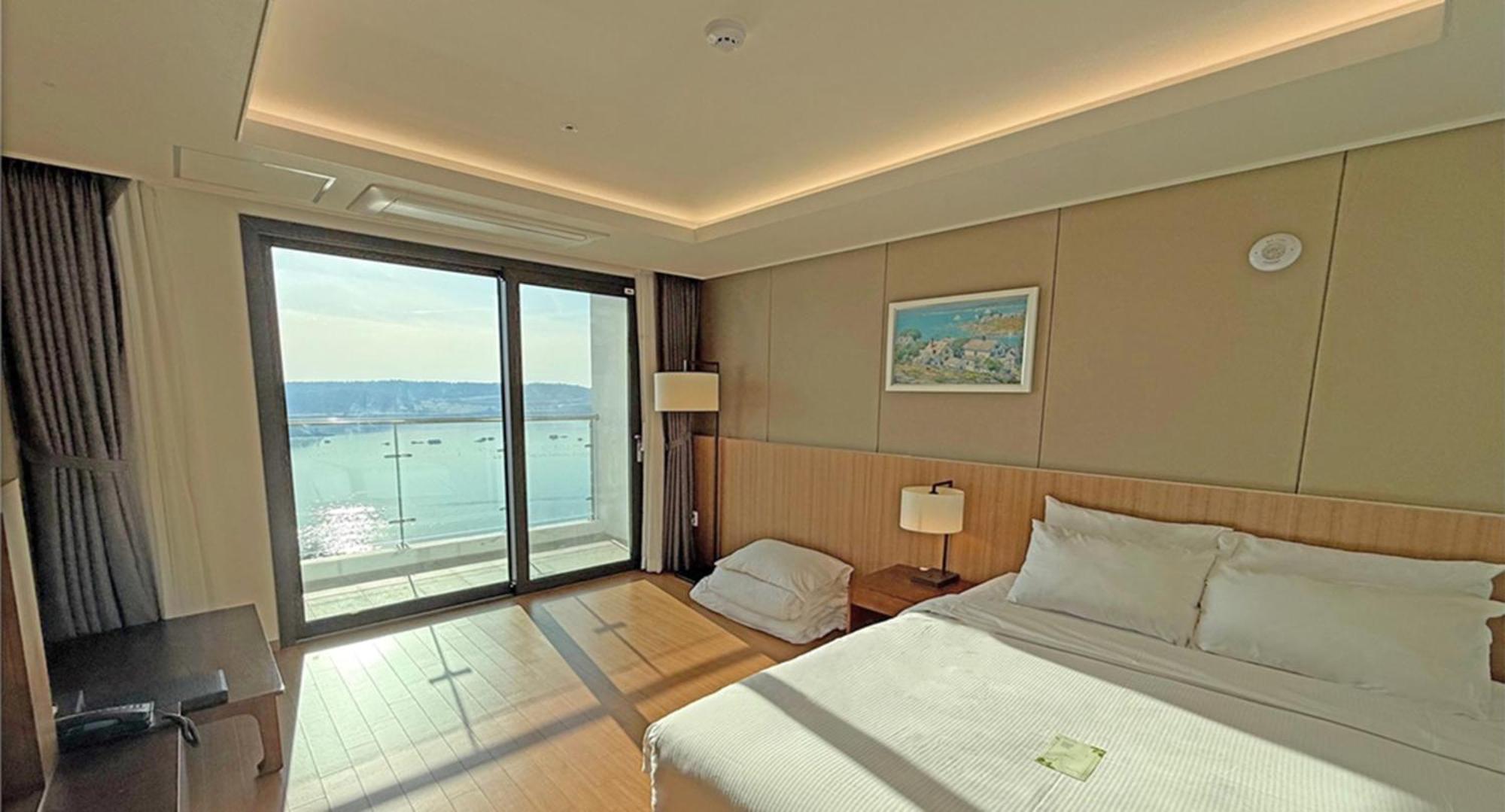 Ramada Plaza By Wyndham Dolsan Yeosu Hotel Exterior photo